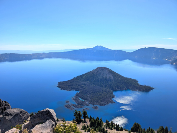 The view of Crater Lake overlooking Wizard Island.